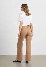 Donna Loose - Medium Length - Nougat