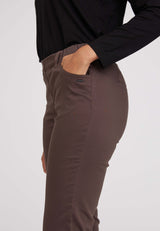 Kelly Regular - Medium Length - Brown