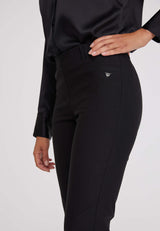 Kelly Regular - Medium Length - Black Brushed