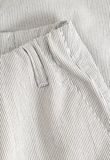Taylor Regular - Capri Medium Length - White pinstripe
