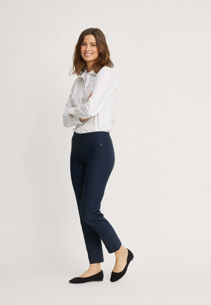 Betty Regular - Short Length - Navy