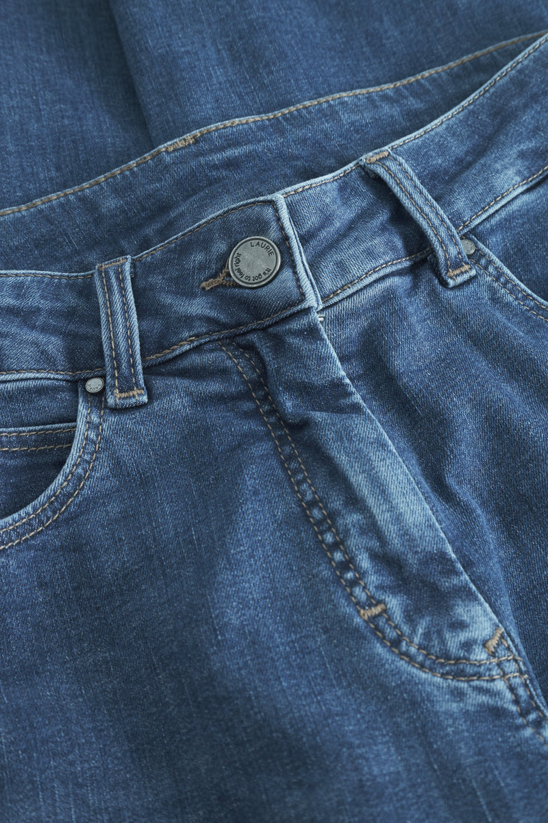 Carol Turn-up Loose Crop - Washed Blue Denim