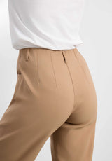 Donna Loose - Medium Length - Nougat