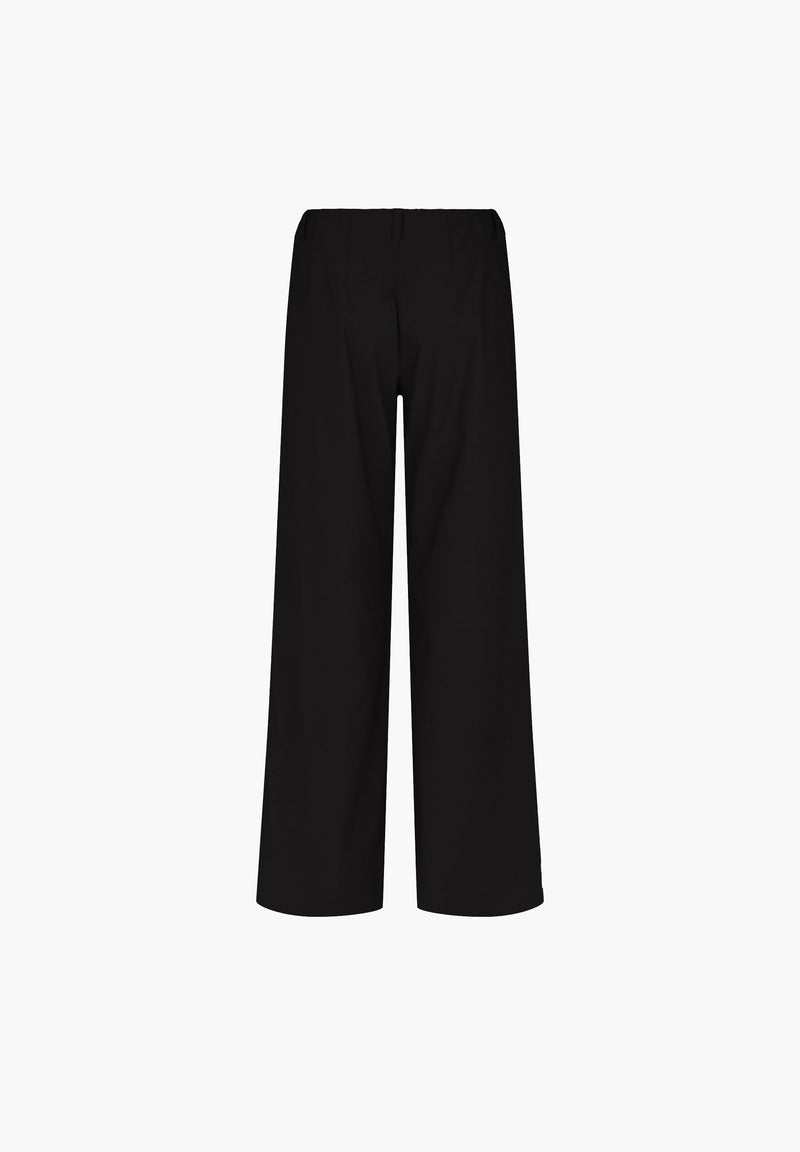 Donna Loose - Medium Length - Black