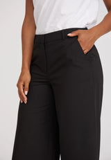 Lia Loose - Cropped - Black