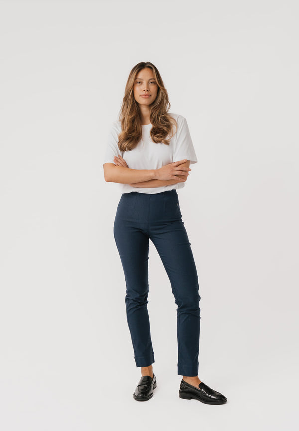 Betty Regular - Medium Length - Navy