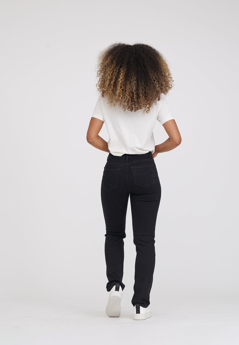 Charlotte Regular - Medium Length - Ecolabel - Washed Black Denim