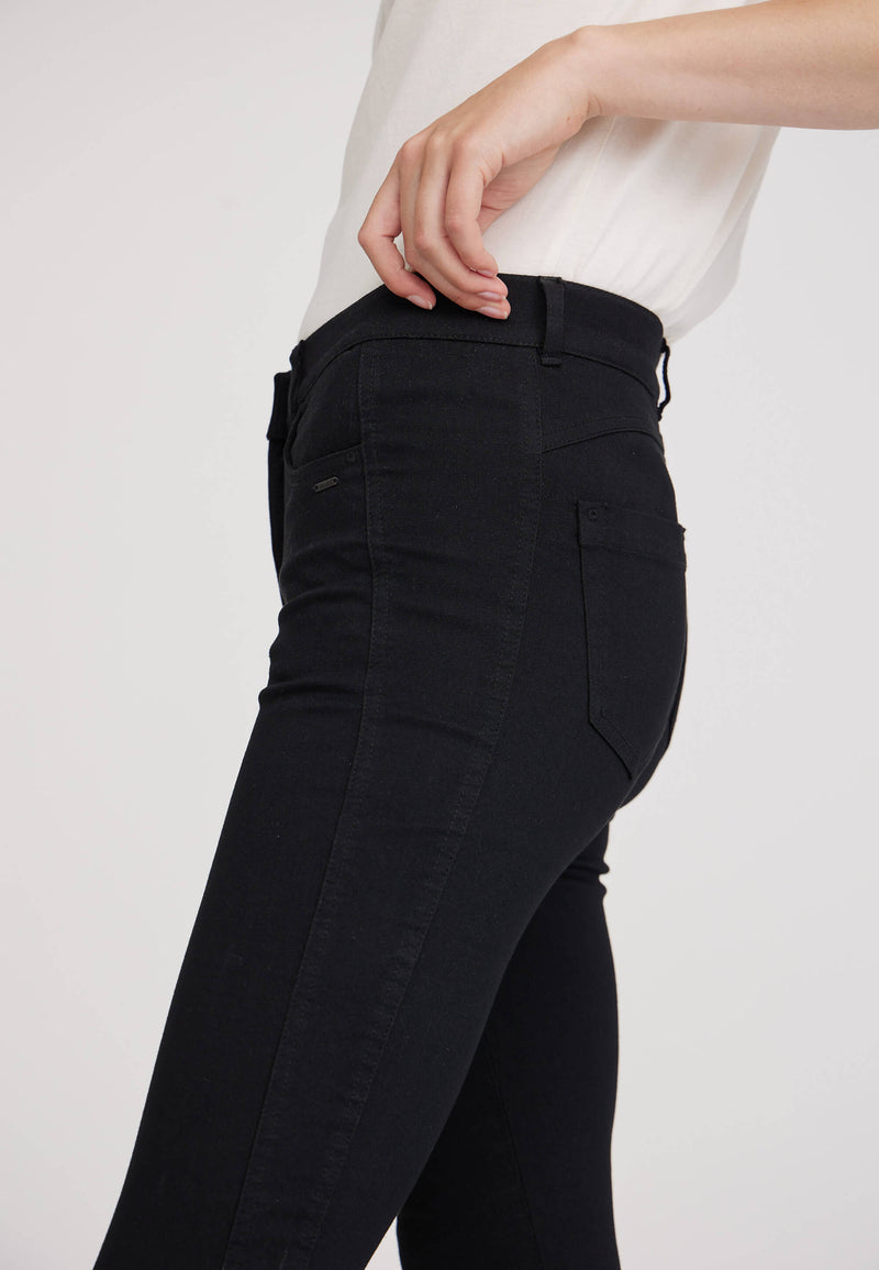 Serene 5-pocket Slim - Short Length - Black